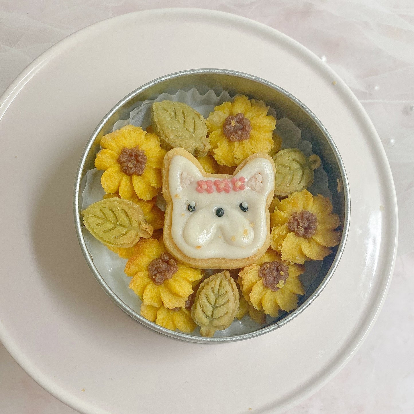 うちの子クッキー缶 お花畑