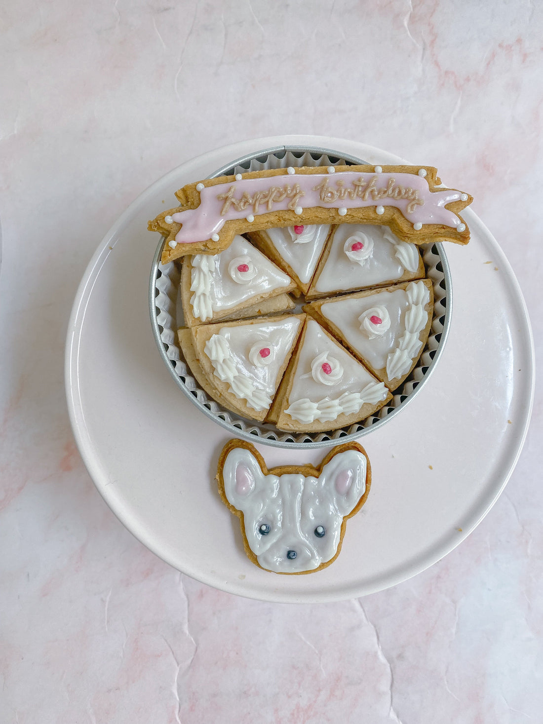 うちの子クッキー缶ショートケーキ