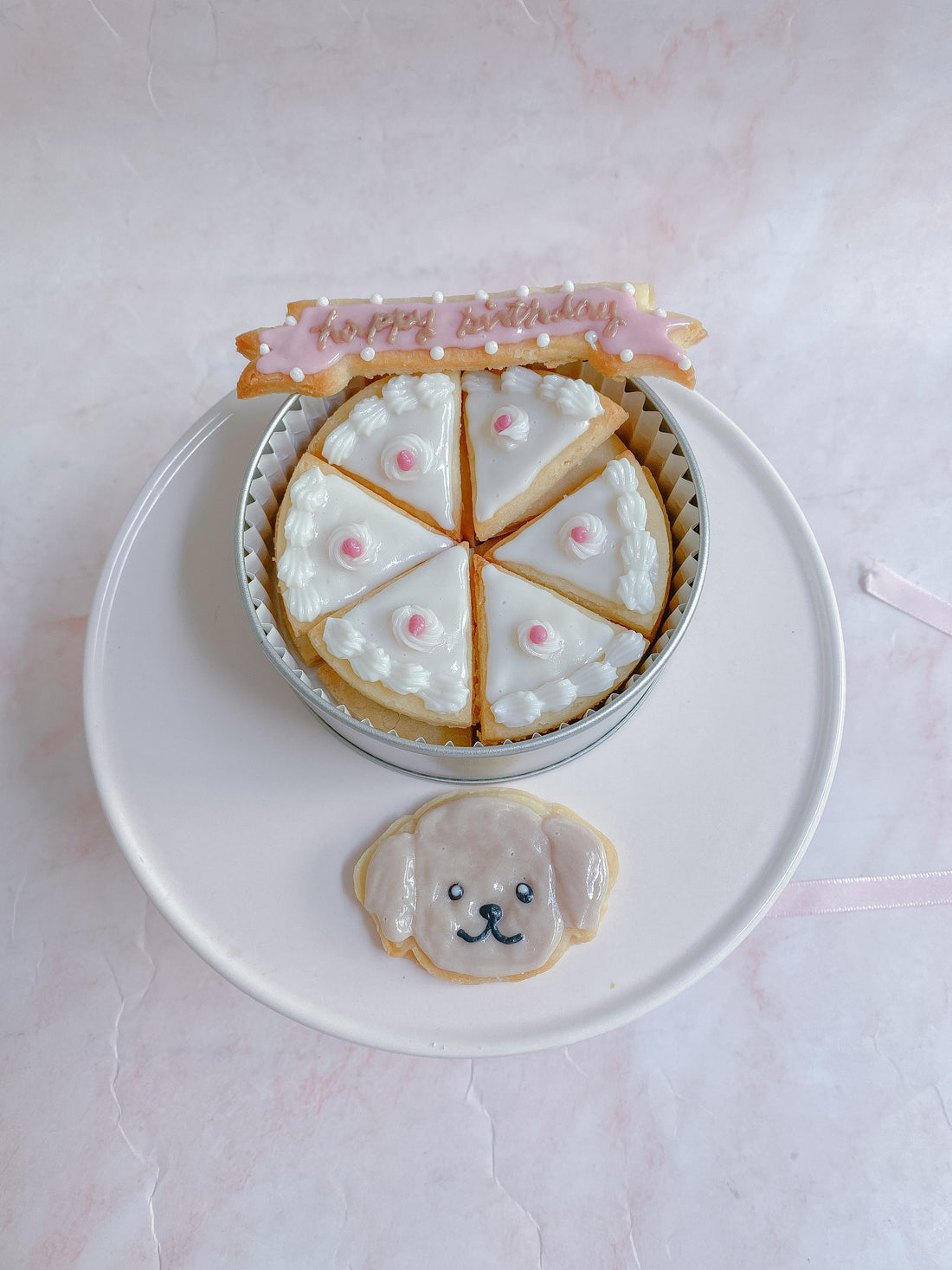 犬用クッキー缶ショートケーキ
