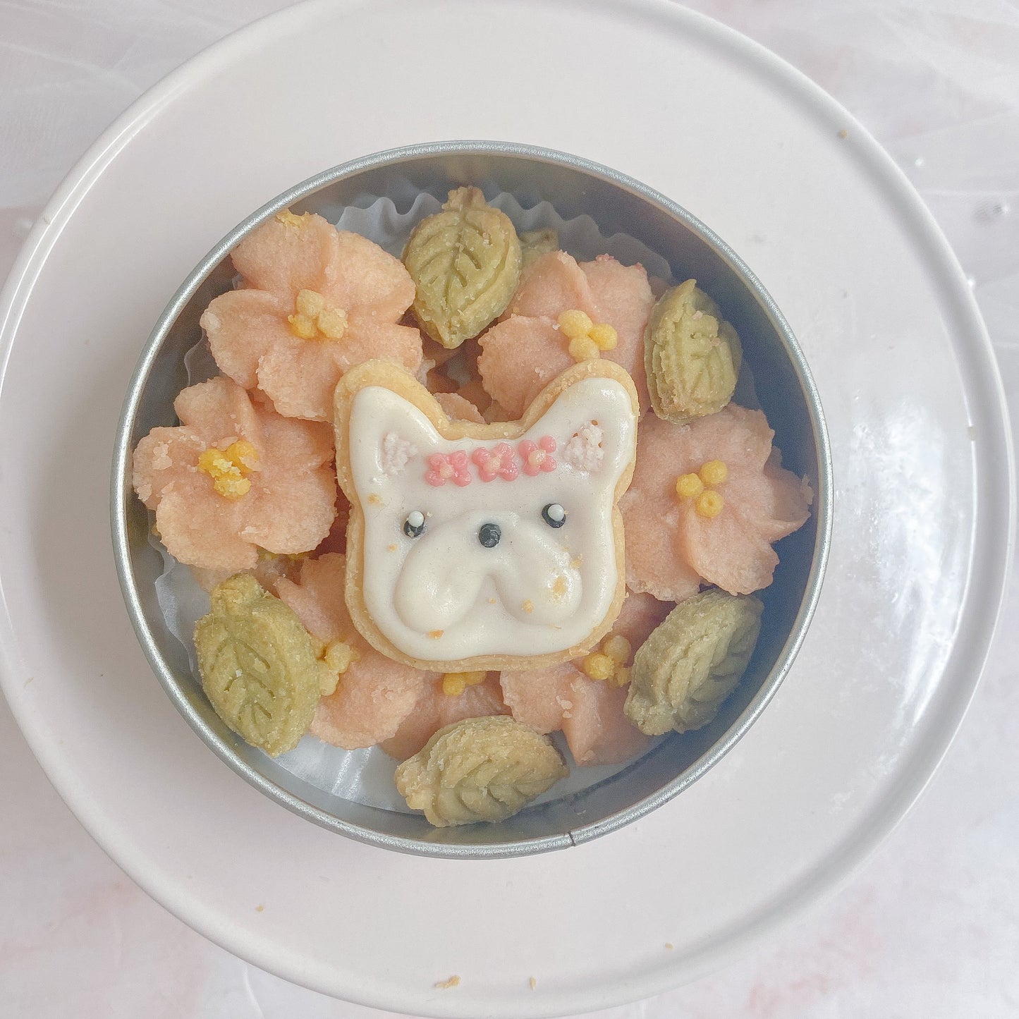 うちの子クッキー缶　お花畑